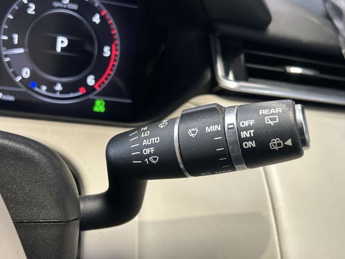 2025 Land Rover Range Rover Velar