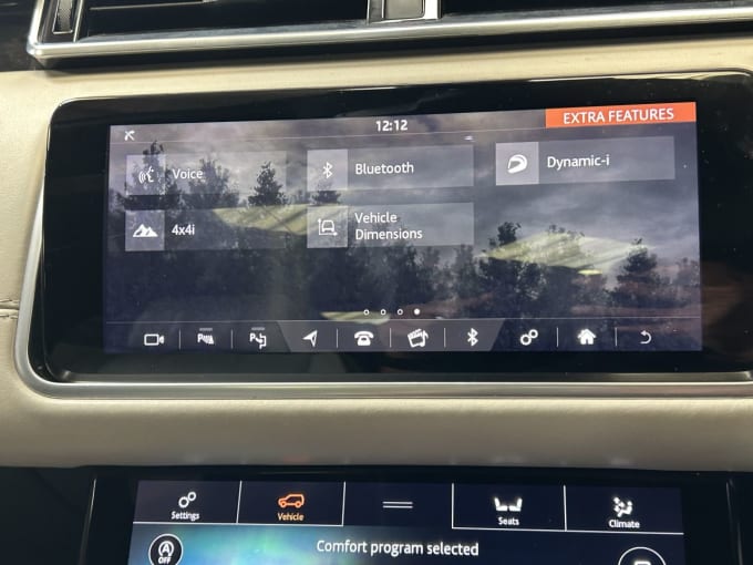2025 Land Rover Range Rover Velar
