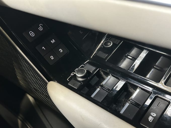 2025 Land Rover Range Rover Velar