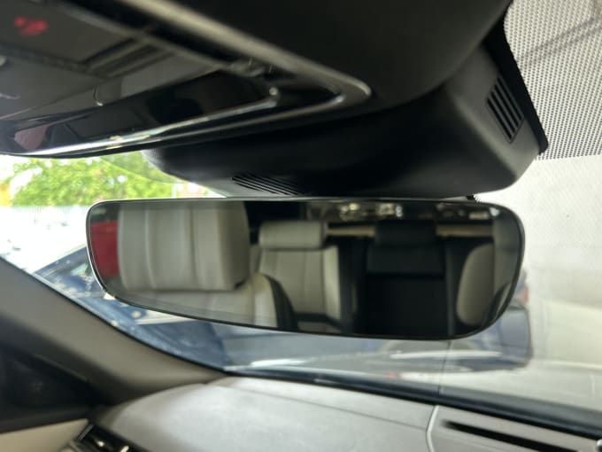 2025 Land Rover Range Rover Velar