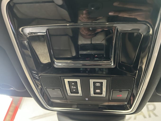 2025 Land Rover Range Rover Velar