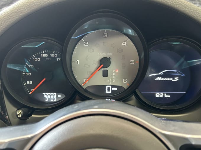 2025 Porsche Macan