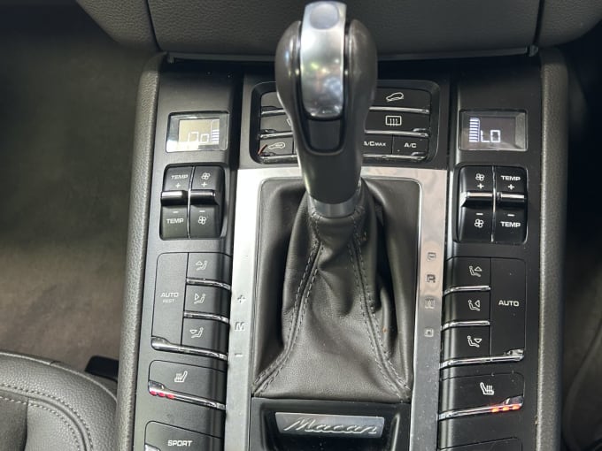 2025 Porsche Macan