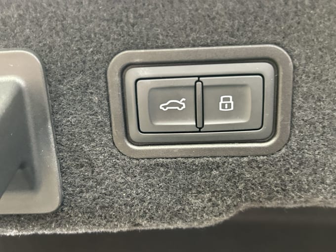 2025 Audi A8