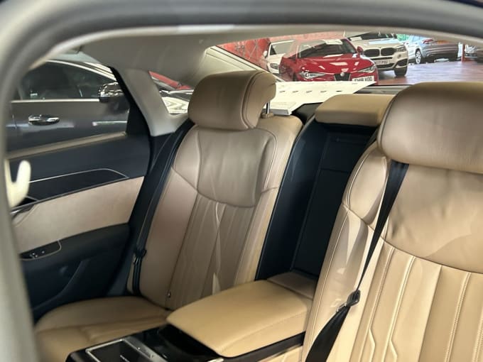 2025 Audi A8