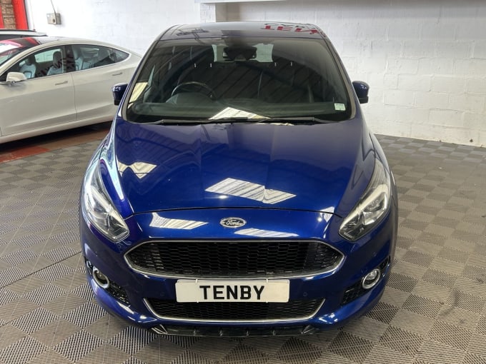 2025 Ford S-max