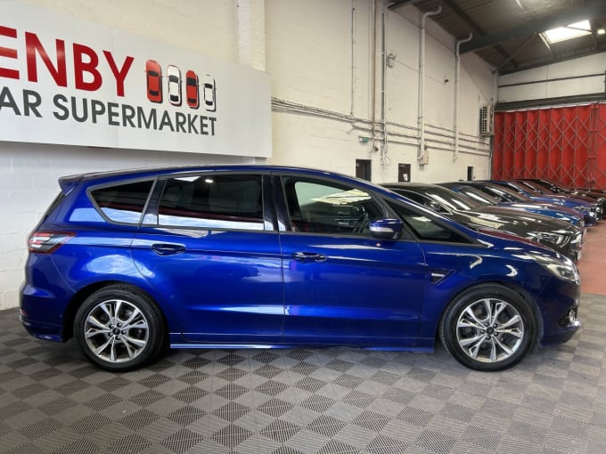 2025 Ford S-max
