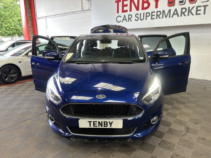 2025 Ford S-max