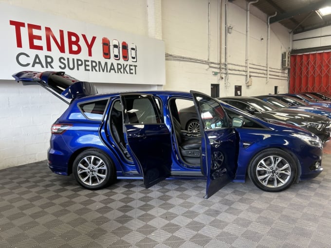 2025 Ford S-max