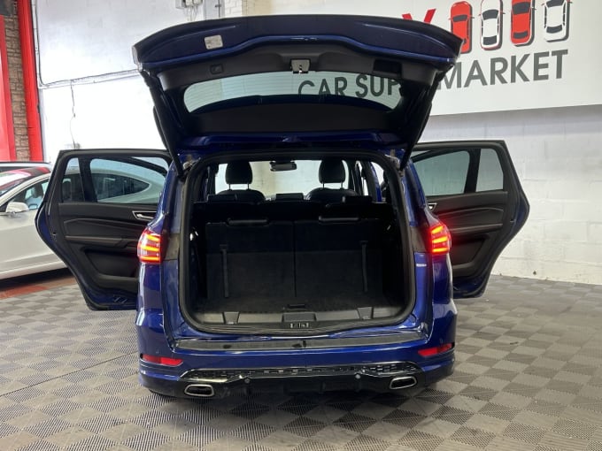 2025 Ford S-max