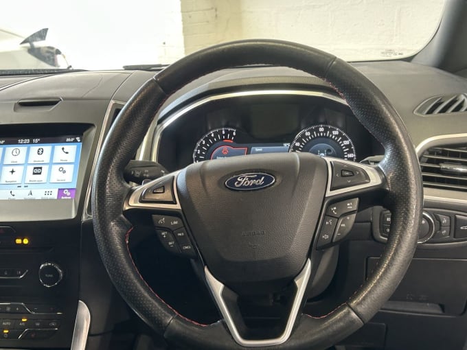 2025 Ford S-max