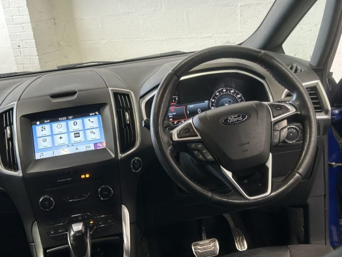 2025 Ford S-max