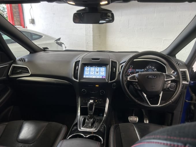 2025 Ford S-max