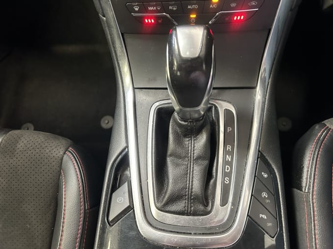 2025 Ford S-max