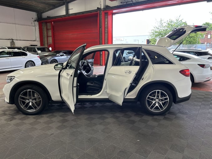 2025 Mercedes-benz Glc