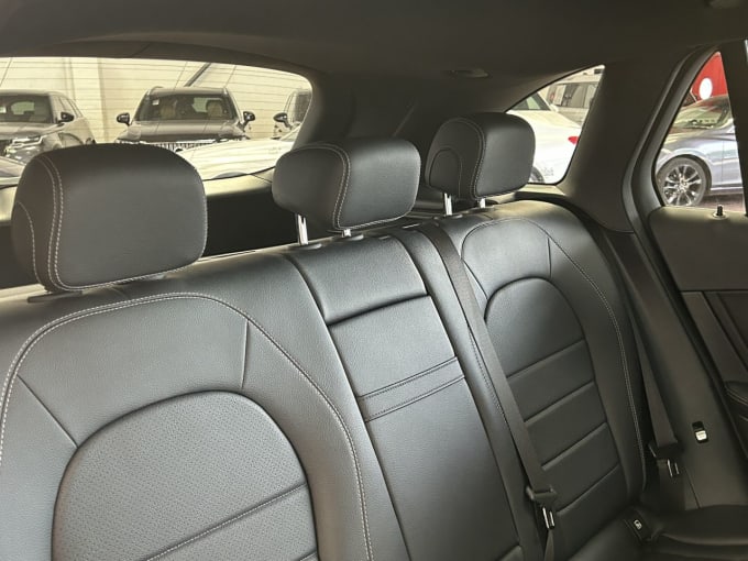 2025 Mercedes-benz Glc
