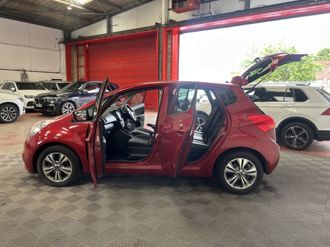 2025 Kia Venga