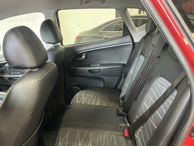 2025 Kia Venga