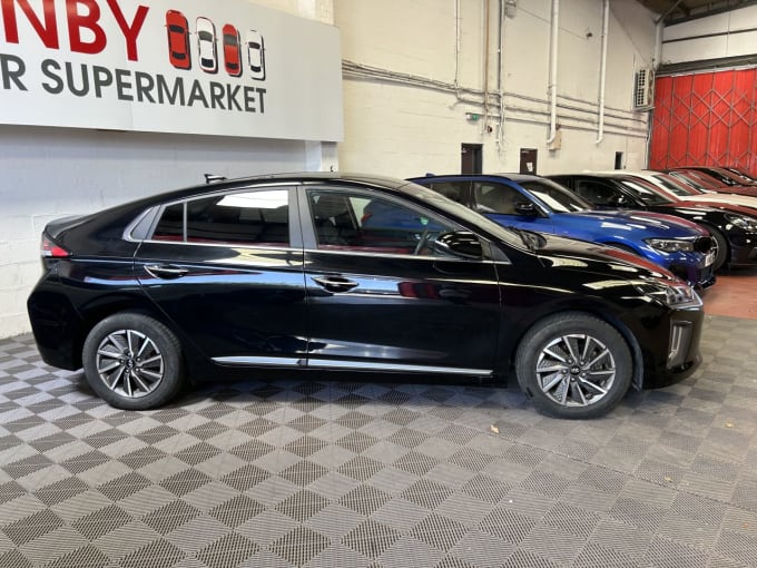 2025 Hyundai Ioniq