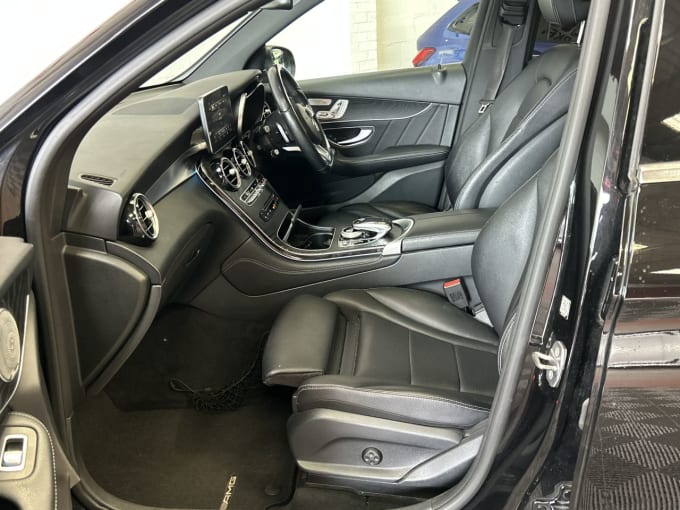 2025 Mercedes-benz Glc