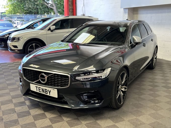 2025 Volvo V90