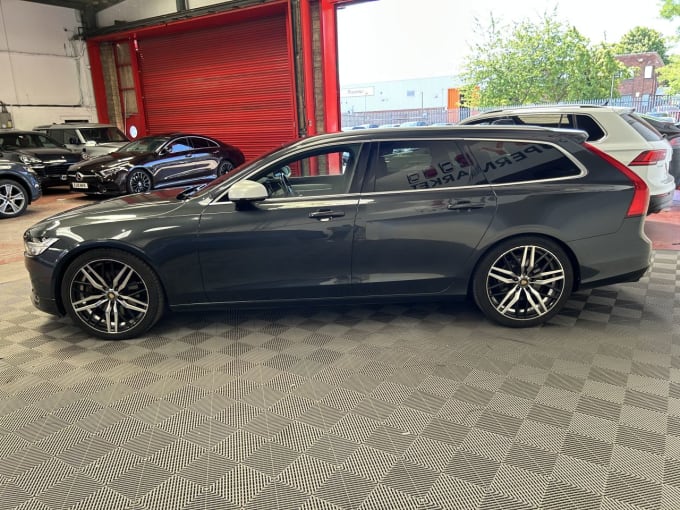 2025 Volvo V90