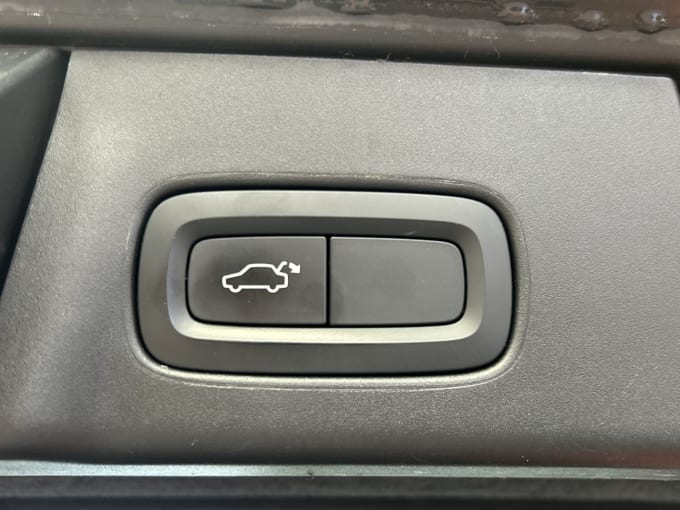 2025 Volvo V90