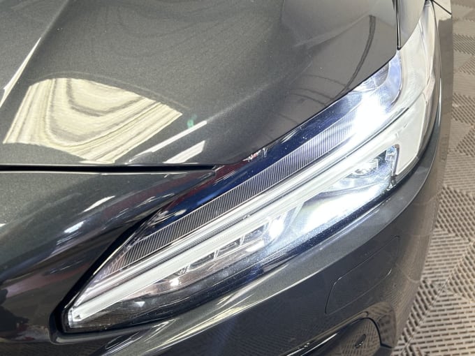 2025 Volvo V90