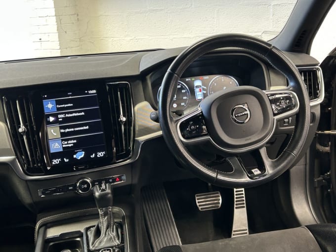 2025 Volvo V90