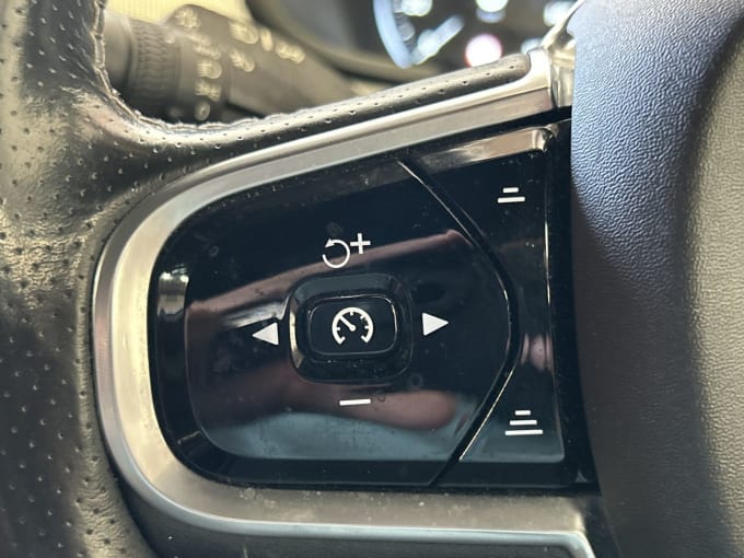 2025 Volvo V90