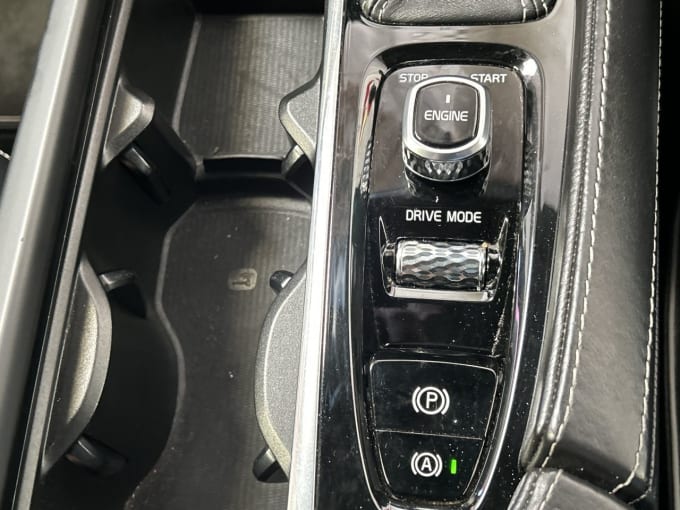2025 Volvo V90