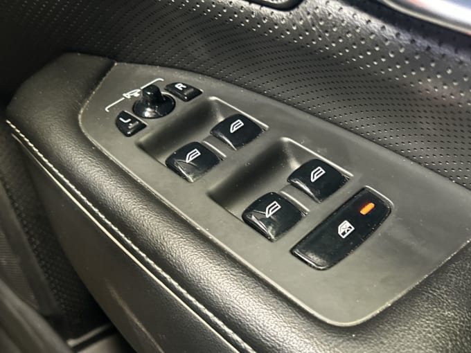 2025 Volvo V90