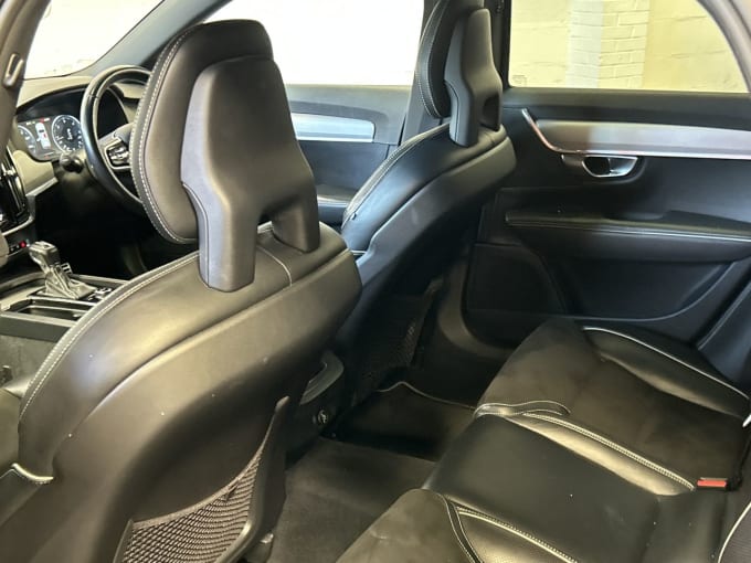 2025 Volvo V90