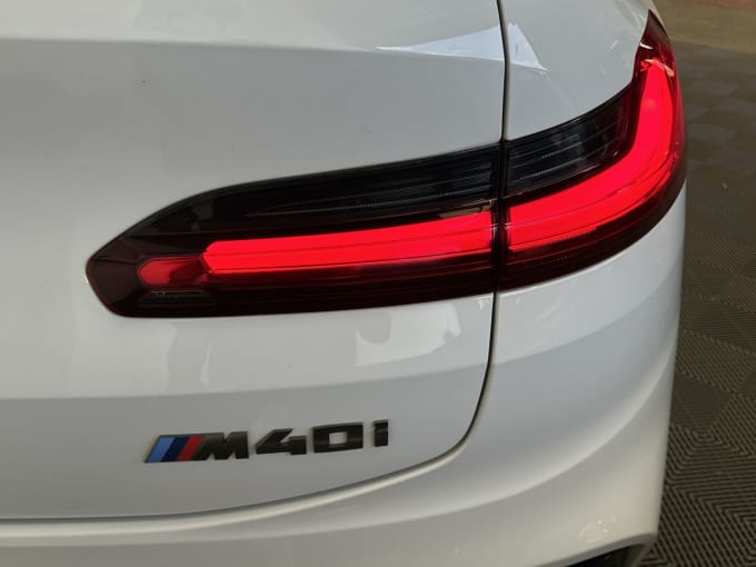 2025 BMW X4