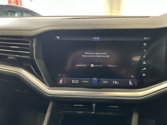 2025 Volkswagen Touareg