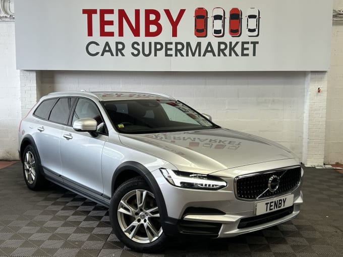 2025 Volvo V90 Cross Country