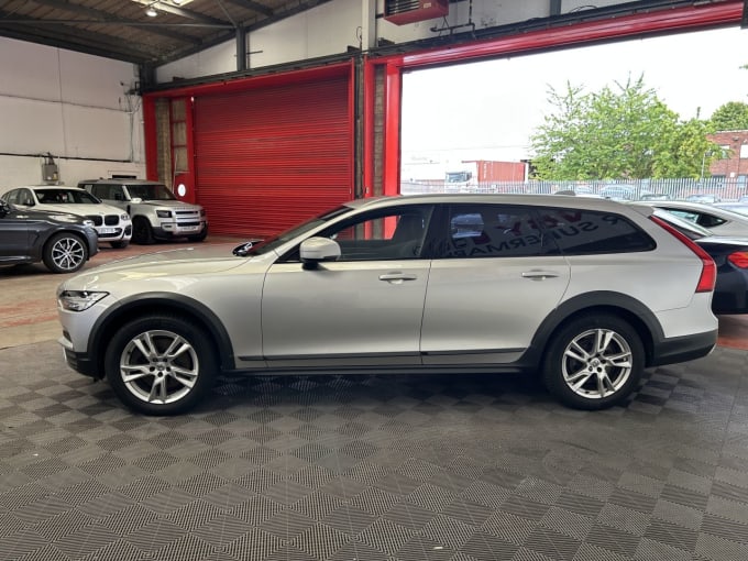 2025 Volvo V90 Cross Country