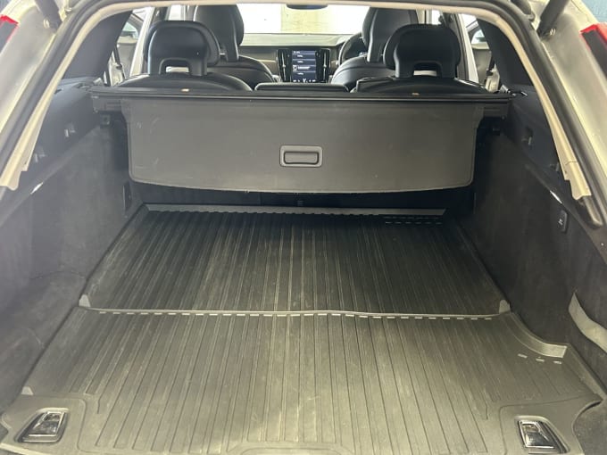 2025 Volvo V90 Cross Country