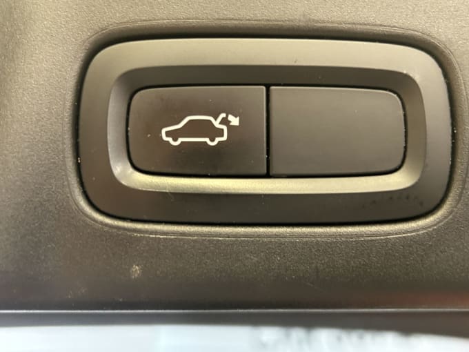 2025 Volvo V90 Cross Country