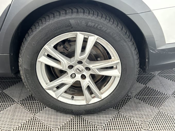 2025 Volvo V90 Cross Country