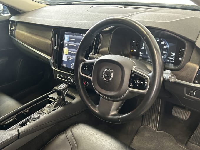 2025 Volvo V90 Cross Country