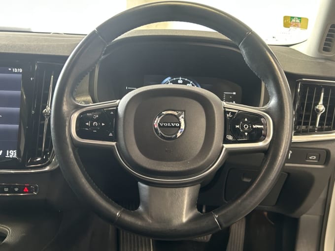 2025 Volvo V90 Cross Country