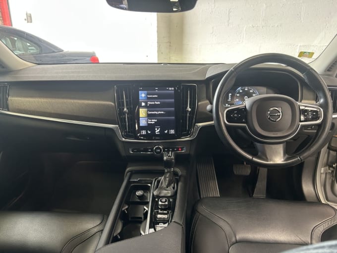 2025 Volvo V90 Cross Country