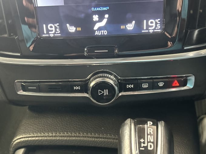 2025 Volvo V90 Cross Country