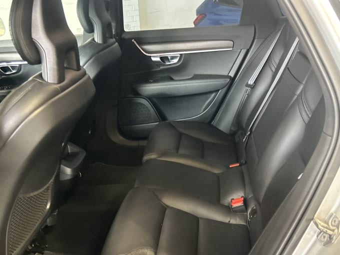 2025 Volvo V90 Cross Country