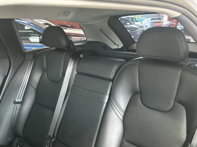 2025 Volvo V90 Cross Country