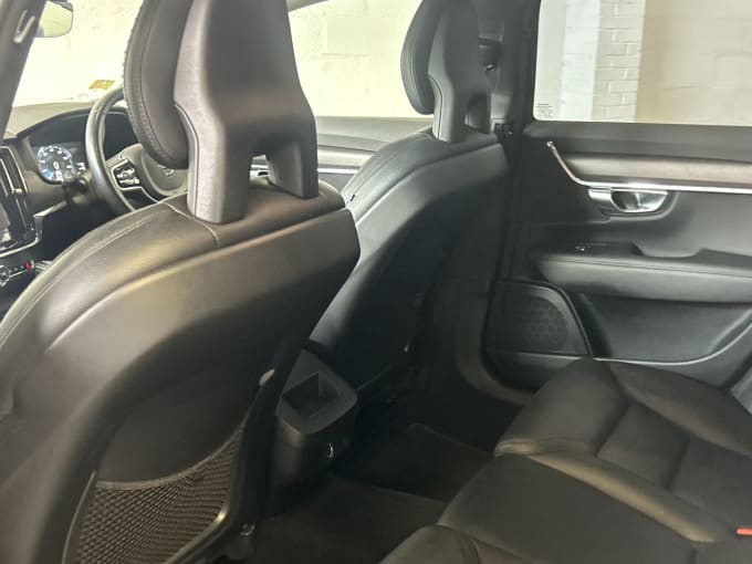 2025 Volvo V90 Cross Country