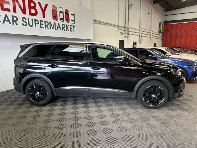 2025 Peugeot 5008