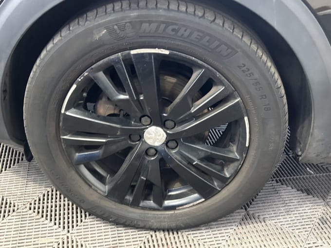 2025 Peugeot 5008
