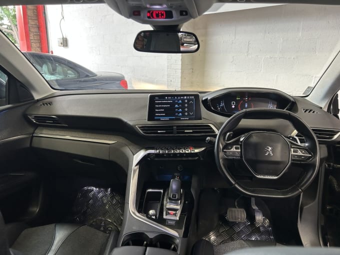 2025 Peugeot 5008